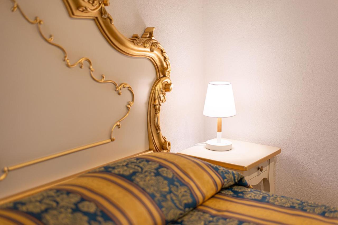 Ca' Leoncino - Venice Canal Front Apartment 外观 照片
