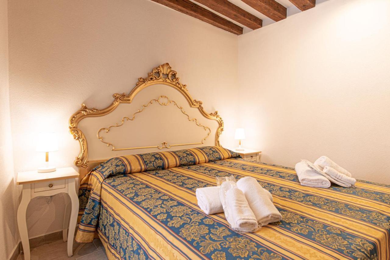 Ca' Leoncino - Venice Canal Front Apartment 外观 照片