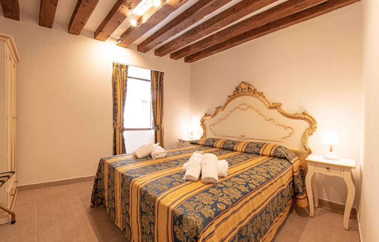 Ca' Leoncino - Venice Canal Front Apartment 外观 照片